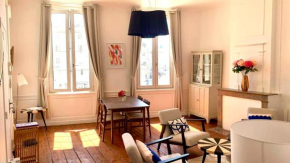 Exceptionnel Vieux Port 65m2 4-6 pers, wifi, patio